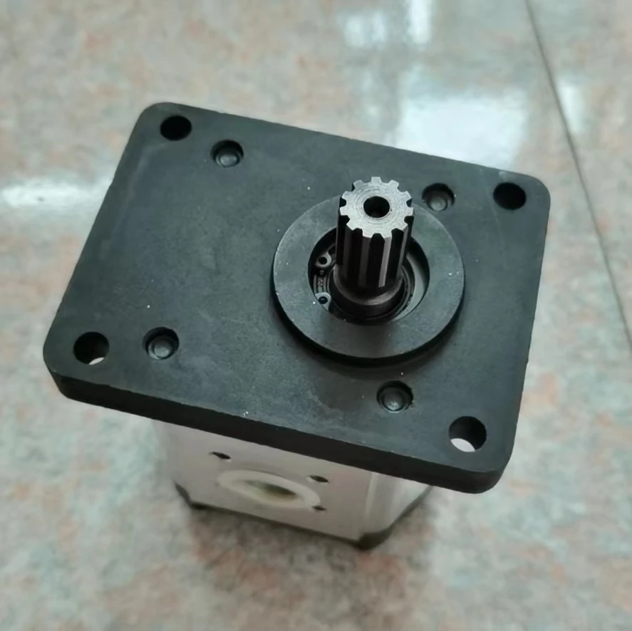 803402044A 20A22X044SO Hydraulic Pump For Sonalika